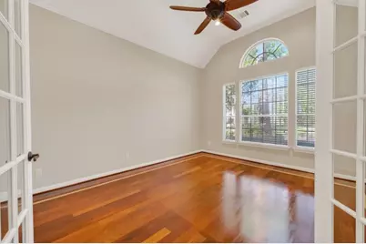 3910 S Beechwood Court, Houston, TX 77059 - Photo 31