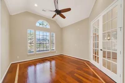 3910 S Beechwood Court, Houston, TX 77059 - Photo 33