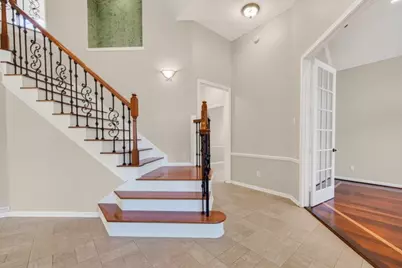 3910 S Beechwood Court, Houston, TX 77059 - Photo 11