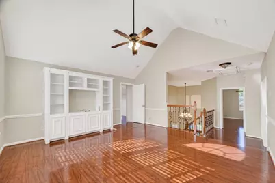 3910 S Beechwood Court, Houston, TX 77059 - Photo 35