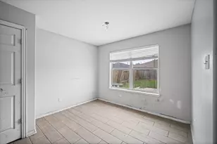 907 Marigold Rd, Baytown, TX 77521 - Photo 17