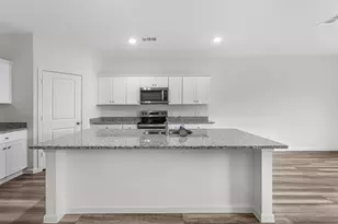 3118 Tanzanite Chase Dr, Angleton, TX 77515 - Photo 3
