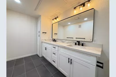 7575 Kirby Drive #2415, Houston, TX 77030 - Photo 13