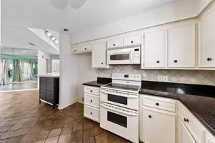 1829 Bering Dr, Houston, TX 77057 - Photo 9