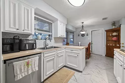 14303 Duncannon Drive, Houston, TX 77015 - Photo 7