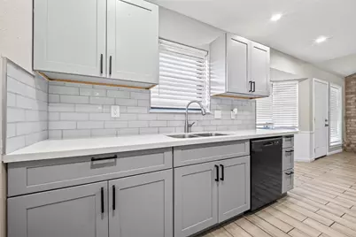 8430 Gallahad Street, Houston, TX 77078 - Photo 17
