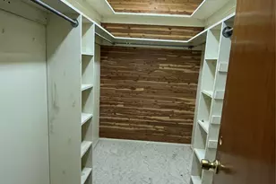 233 E Vaughn Ln, Deer Park, TX 77536 - Photo 9