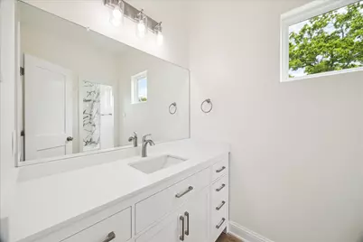 901 E 37th Street, Houston, TX 77022 - Photo 17