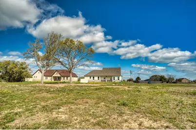 925 Buffalo Trail, Angleton, TX 77515 - Photo 7