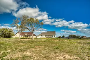 925 Buffalo Trail, Angleton, TX 77515 - Photo 7