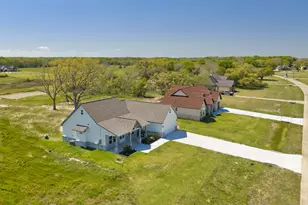 925 Buffalo Trail, Angleton, TX 77515 - Photo 43