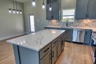 925 Buffalo Trail, Angleton, TX 77515 - Photo 21