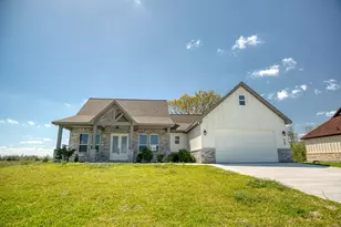 925 Buffalo Trail, Angleton, TX 77515 - Photo 3