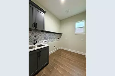 925 Buffalo Trail, Angleton, TX 77515 - Photo 19