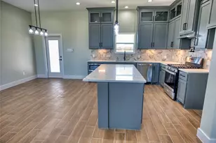 925 Buffalo Trail, Angleton, TX 77515 - Photo 19