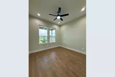 925 Buffalo Trail, Angleton, TX 77515 - Photo 17