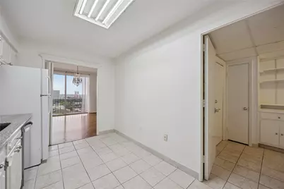 2200 Willowick Road #11B, Houston, TX 77027 - Photo 9
