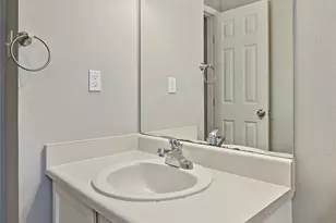 2521 Crosstimbers St, Huntsville, TX 77320 - Photo 7