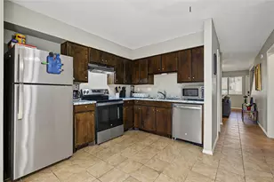 2521 Crosstimbers St, Huntsville, TX 77320 - Photo 9