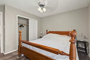 2521 Crosstimbers St, Huntsville, TX 77320 - Photo 19