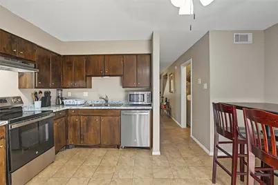 2521 Crosstimbers Street #H1, Huntsville, TX 77320 - Photo 11