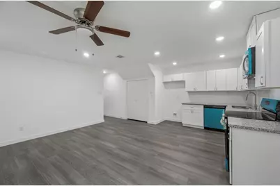 7804 Crestview Drive #B, Houston, TX 77028 - Photo 5