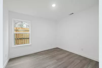 7804 Crestview Drive #B, Houston, TX 77028 - Photo 9