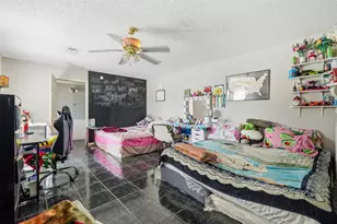 9235 Beaver Bend Ct, Houston, TX 77037 - Photo 5
