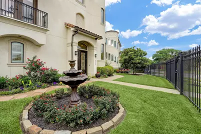 5526 McCulloch Circle, Houston, TX 77056 - Photo 3