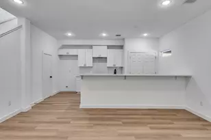 8409 Mahalia Unit A/B Dr, Houston, TX 77088 - Photo 7