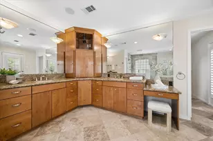 12610 Trail Hollow Dr, Houston, TX 77024 - Photo 19