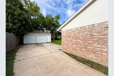 8814 Stroud Drive, Houston, TX 77036 - Photo 17