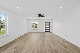 1404 Des Jardines St, Houston, TX 77023 - Photo 7