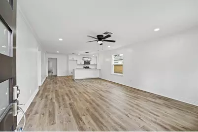 1404 Des Jardines Street, Houston, TX 77023 - Photo 9