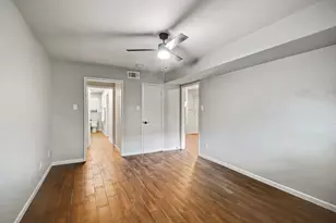 13022 Trail Hollow Dr, Houston, TX 77079 - Photo 9