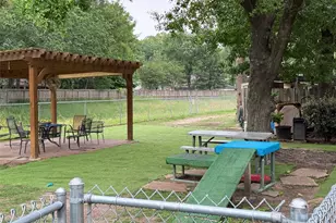 13022 Trail Hollow Dr, Houston, TX 77079 - Photo 19