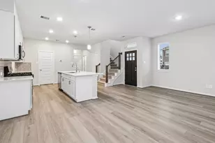 5929 Garnet Rdg Dr, Houston, TX 77092 - Photo 9