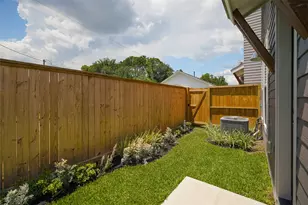 864 Paul Quinn St, Houston, TX 77091 - Photo 35