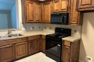 910 Old Angleton Rd, Clute, TX 77531 - Photo 13