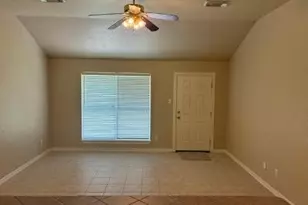 910 Old Angleton Rd, Clute, TX 77531 - Photo 17