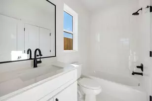 2814 Mills St, Houston, TX 77026 - Photo 9