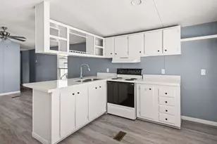 2222 N Austin Ave, Pearland, TX 77581 - Photo 11