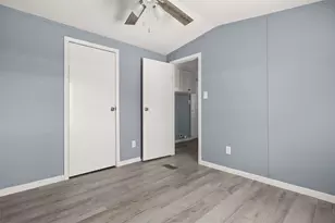 2222 N Austin Ave, Pearland, TX 77581 - Photo 19