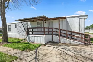 2222 N Austin Ave, Pearland, TX 77581 - Photo 3