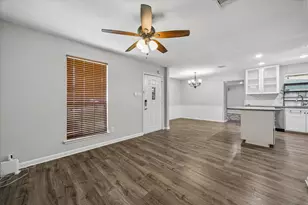 1526 Diplomat Way, Houston, TX 77088 - Photo 3