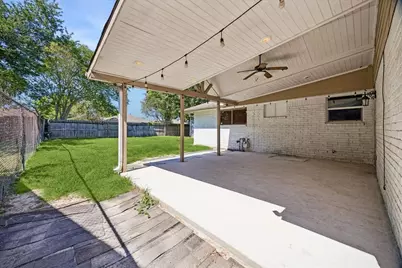 1526 Diplomat Way, Houston, TX 77088 - Photo 9