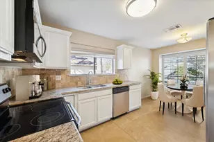 22 Camberwell Ct, The Woodlands, TX 77380 - Photo 11