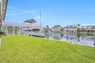 3512 Muscatee Cir, Galveston, TX 77554 - Photo 7