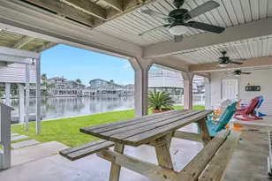 3512 Muscatee Cir, Galveston, TX 77554 - Photo 11