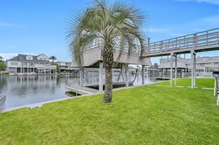 3512 Muscatee Cir, Galveston, TX 77554 - Photo 13
